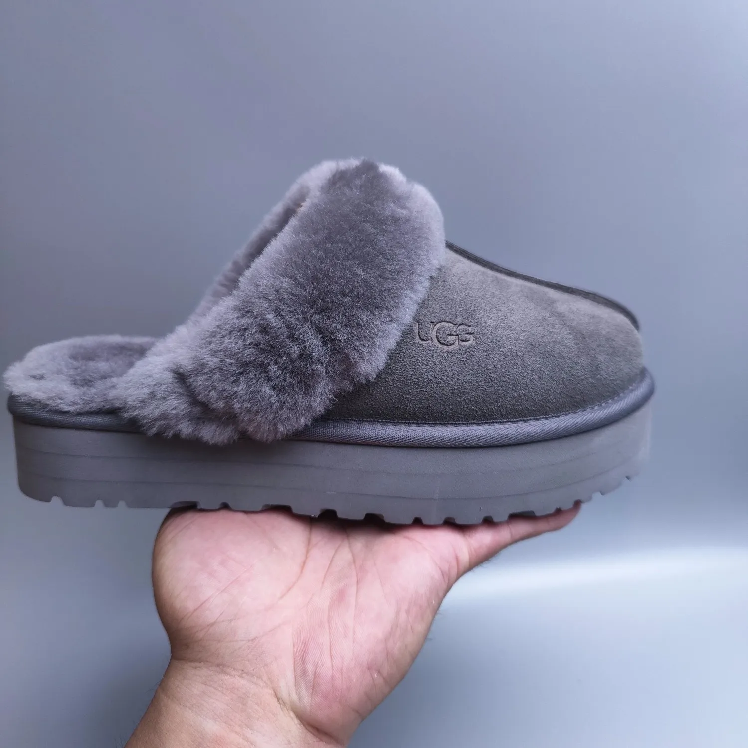 💰440 UGG sheepskin all-in-one snow boots 2550 🔥Thick-soled wool slippers (star slippers plus version) are comfortable and can be worn at home. Wool slippers can be worn outside. Split cow upper, Longfeng moccasin wool lining. The original three-layer combination outsole is light and comfortable on the foot. Only the top version is made. The oil edge craftsmanship is exquisite! Color: maroon gray sand antelope brown black code number: 35-41